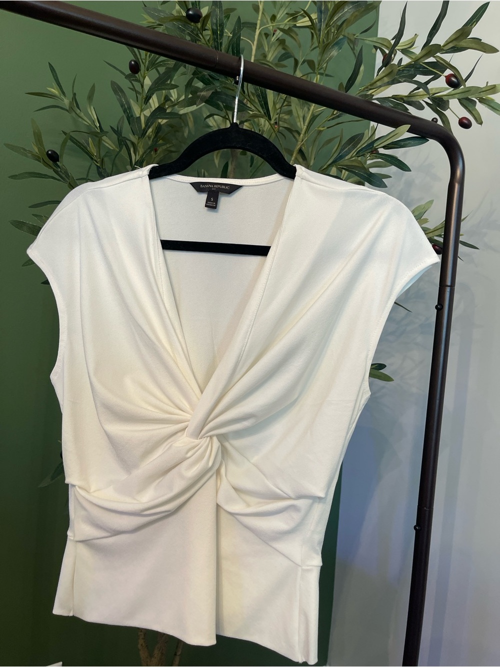 Banana Republic Ivory Asymmetrical Twist-Front Cap Sleeve Top
